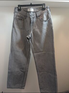 Hollister Women's Light Gray Relaxed Straight Jeans, Low-rise Baggy, Size 6 Long